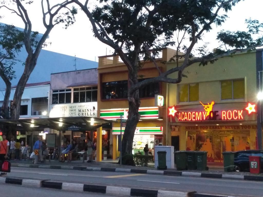 May & May Student Hostel Singapore Eksteriør bilde